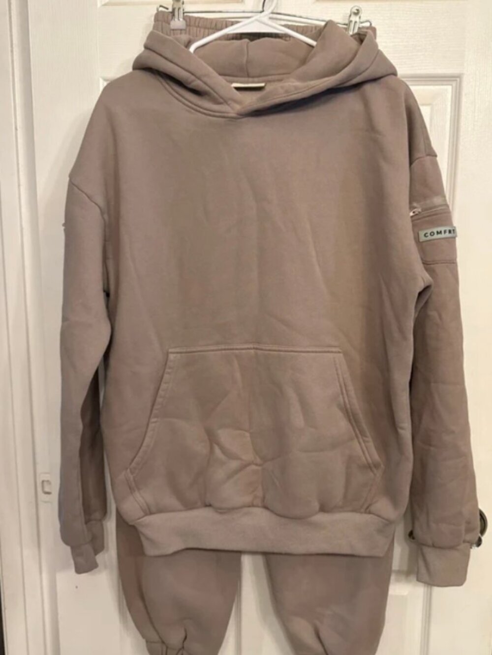 Comfrt Hoodie and Sweatpants travel Set Size Small
